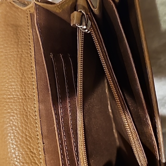 Talbots flap front leather wallet excellent condition camel color lesther - Picture 7 of 10